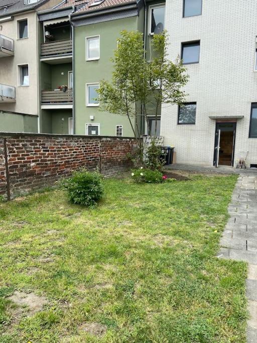 Charmante Gartenwohnung Mit Privatem Grossen Garten Кельн Екстер'єр фото