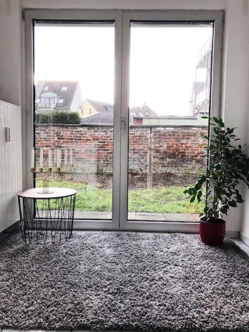 Charmante Gartenwohnung Mit Privatem Grossen Garten Кельн Екстер'єр фото